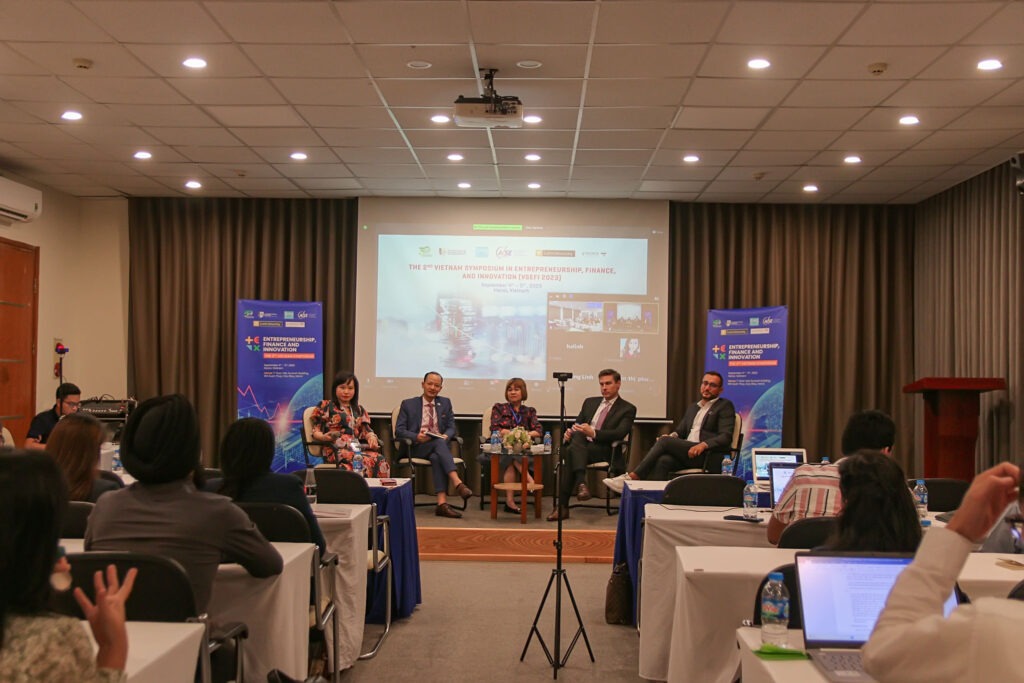 Thu Phuong Pham at World Bank roundtable